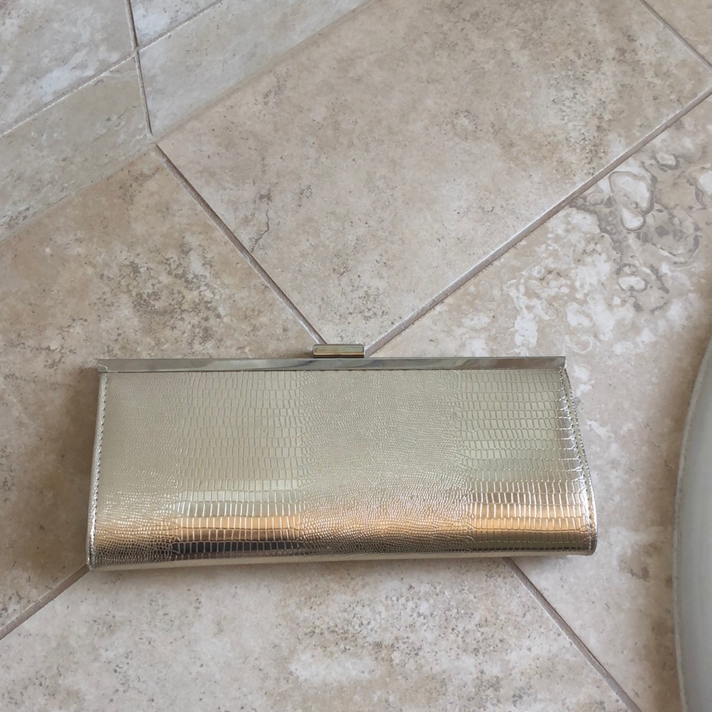 Gold clutch